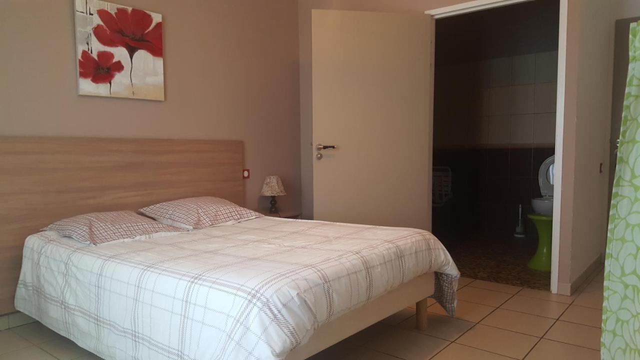 Ferme Ithurburia Saint-Michel  Екстер'єр фото