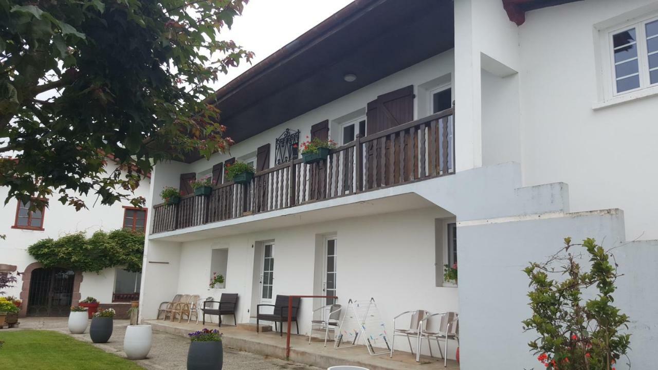 Ferme Ithurburia Saint-Michel  Екстер'єр фото